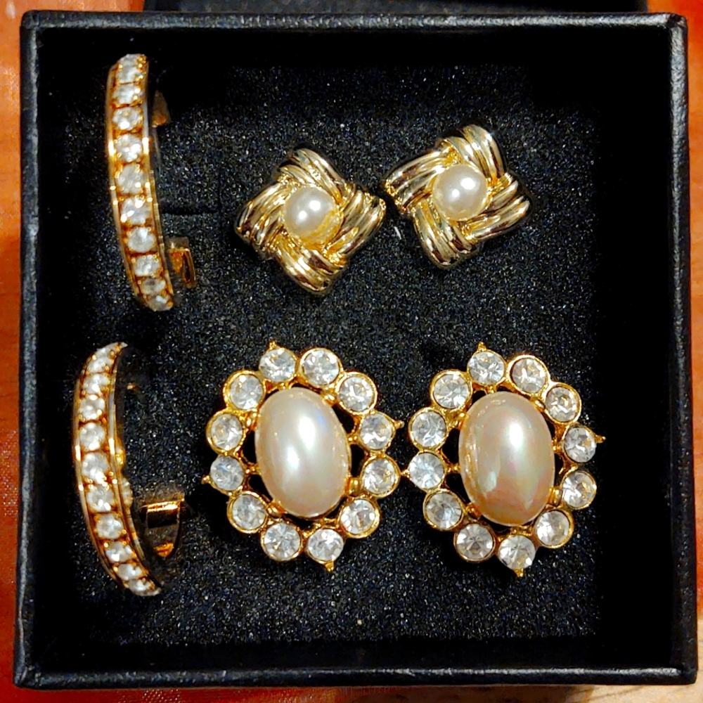 Unmarked Lot of vintage earrings